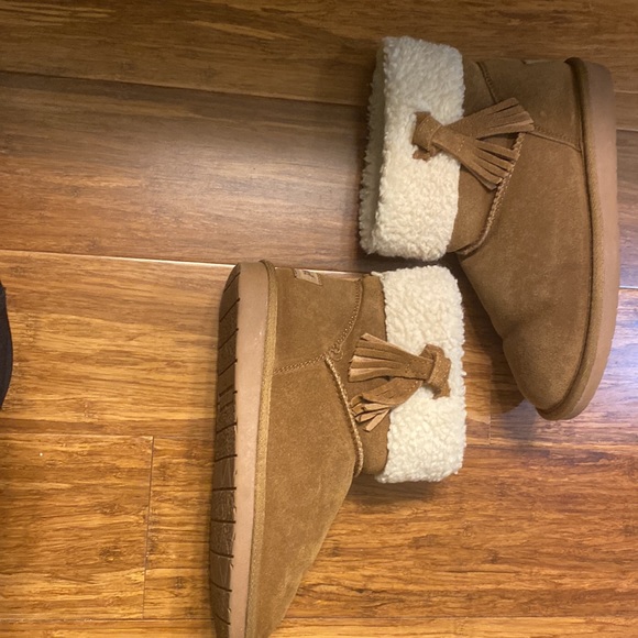 Minnetonka Women’s Bootie Size 6 - Picture 4 of 5